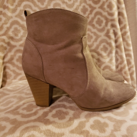 Express Booties - Picture 2 of 3